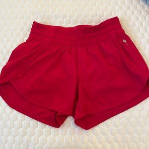 Lululemon Tracker Low-Rise Lined Short 4"